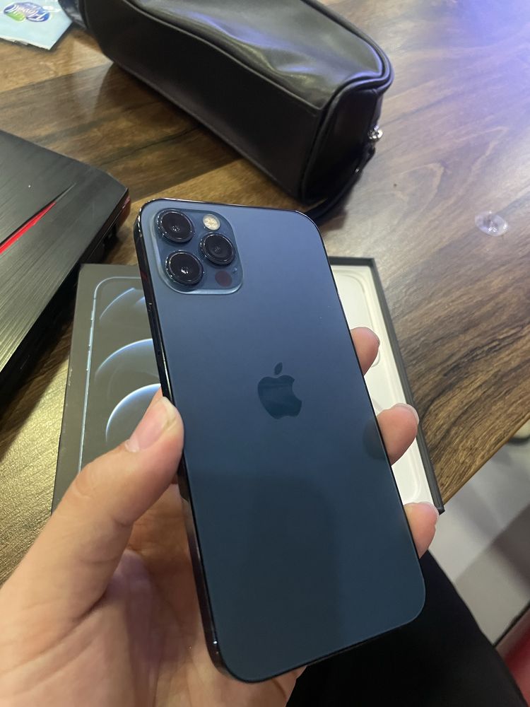 iPhone 12 Pro в идеальном состьянии силый
