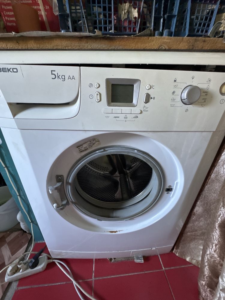 Продам стиральную машинку !!!