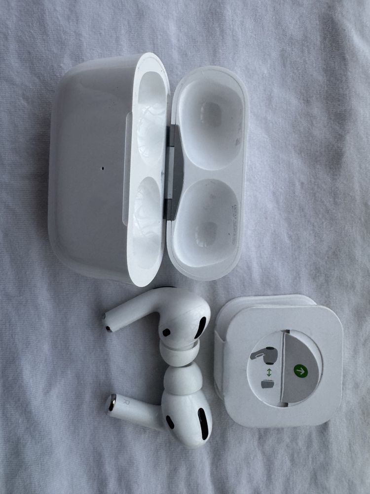 Наушники AirPods Pro
