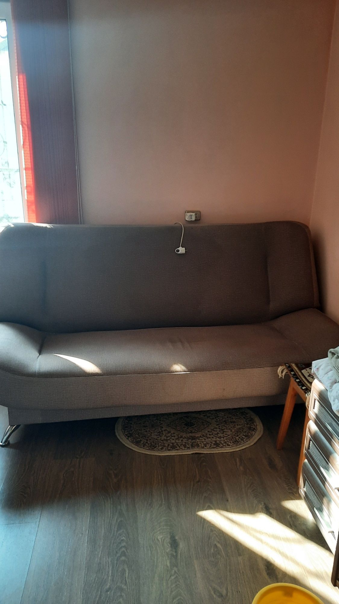 Продам диван в хорошем состоянии