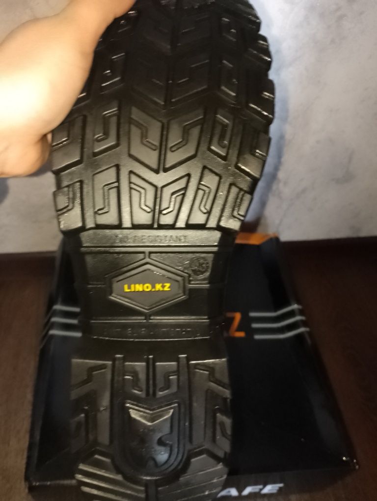 Продам спец сапоги(летние)