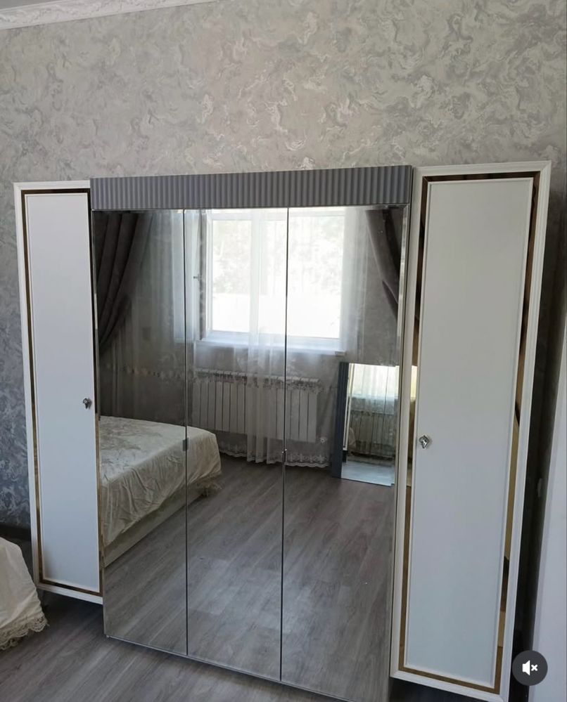 Спальний гарнитур