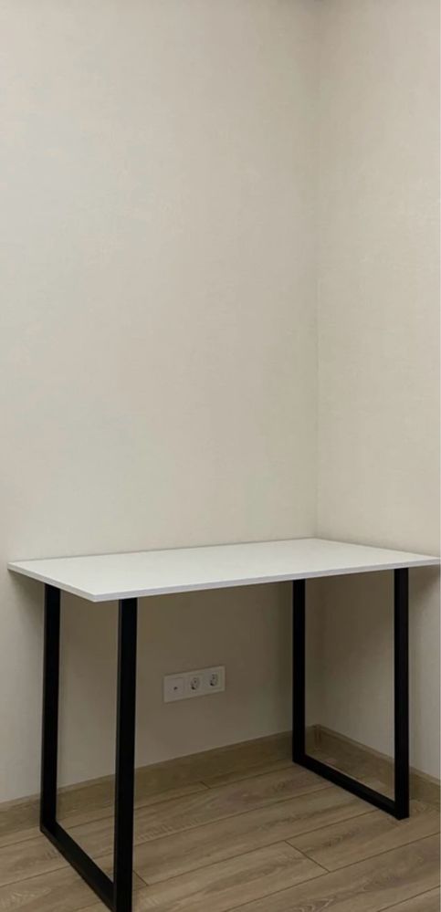 Стол в стиле LOFT