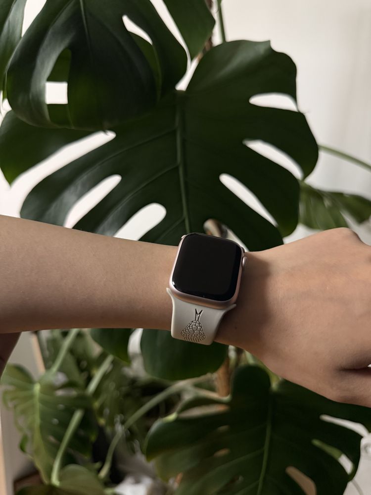 Apple watch 9 , 41mm , Срочно