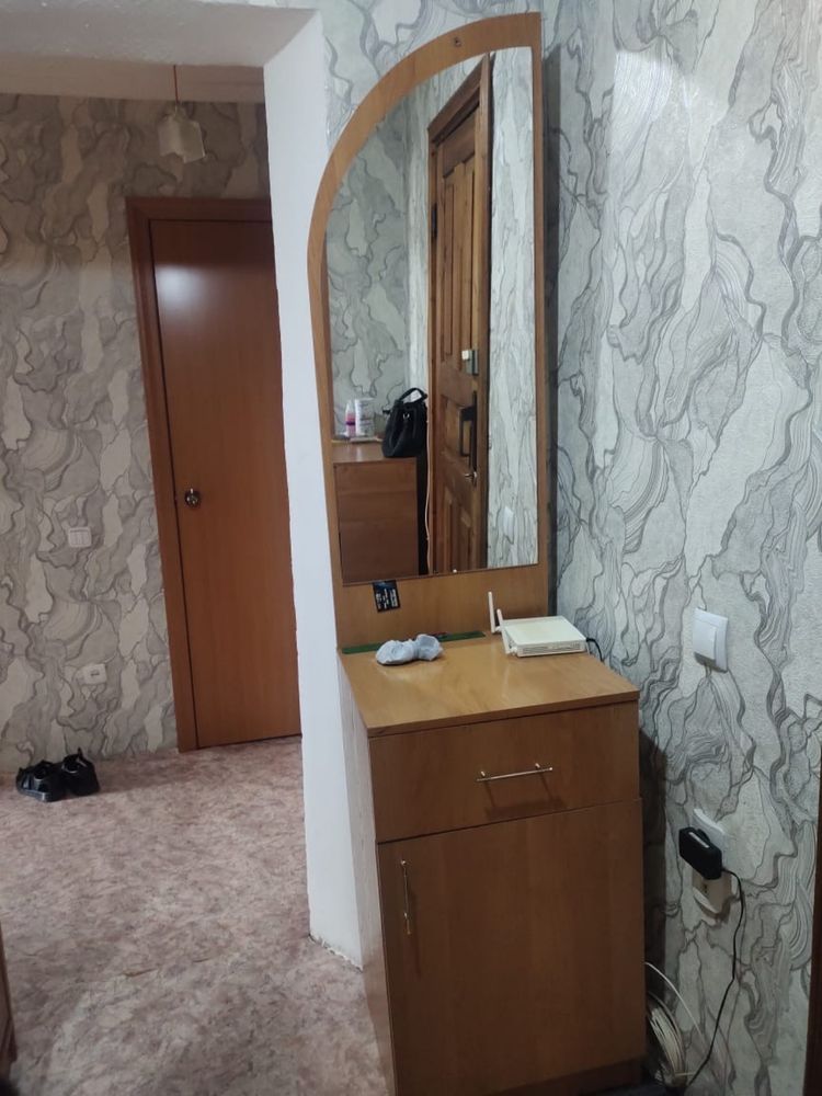 Продам прихожую.