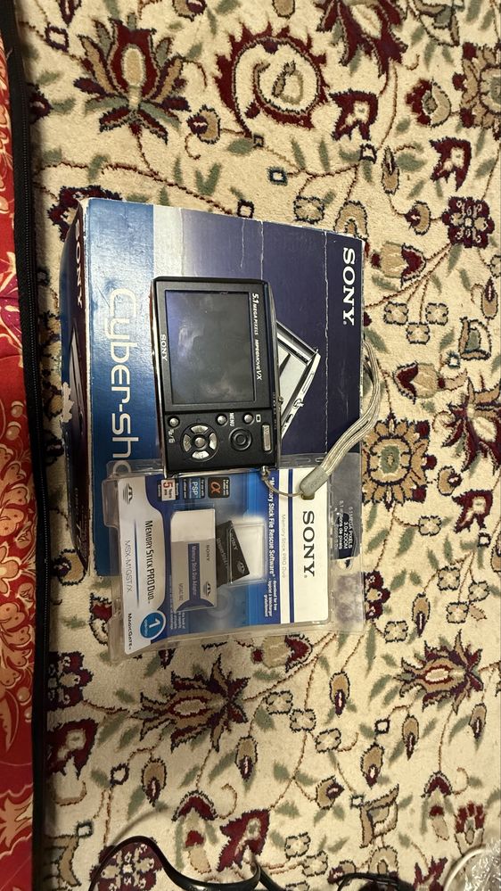 Digital camera Sony dsc-t5