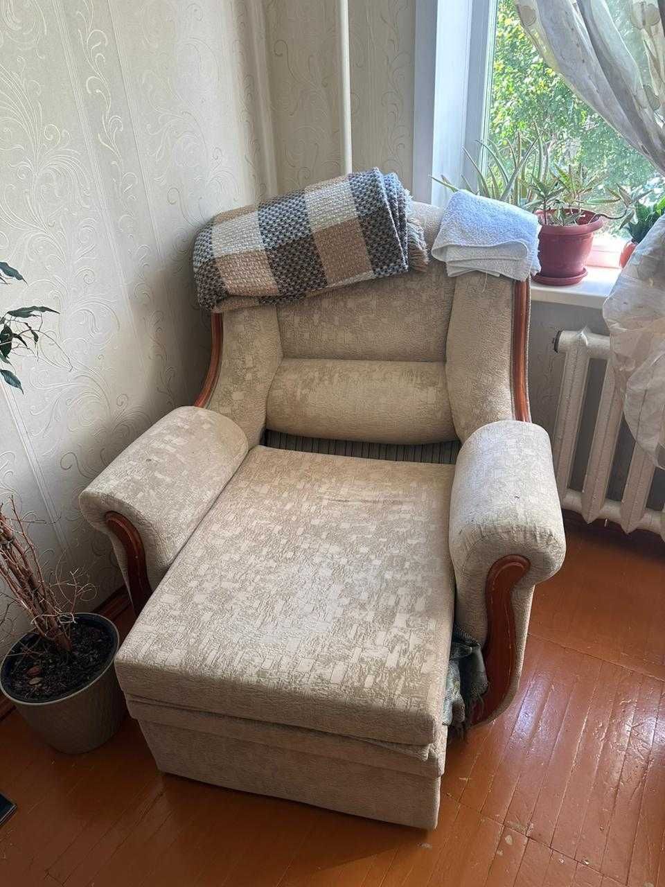 Продам мягкий уголок в хорошем состоянии.