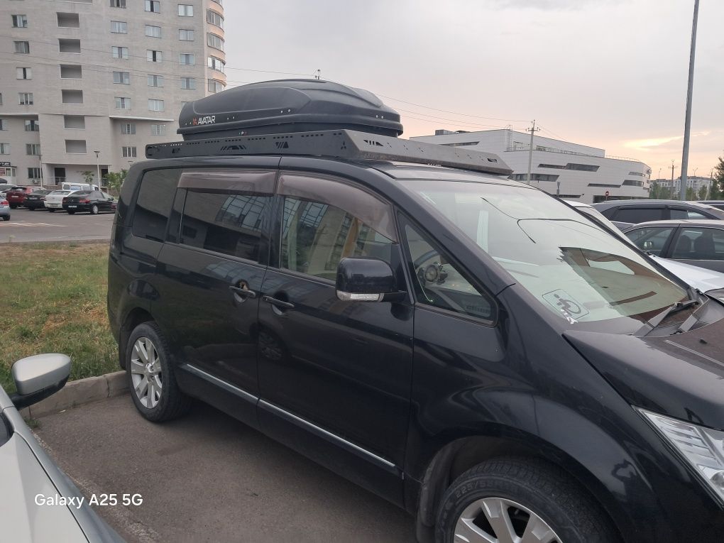 Автобокс двухсторонний Аватар объем 700 литров.