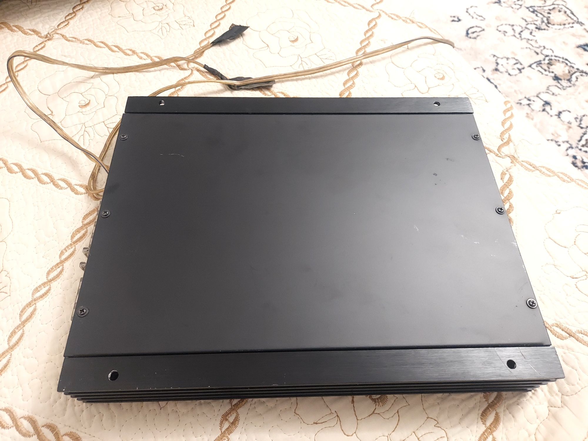 Продам усилитель JVC 2800w 4 CHANNEL