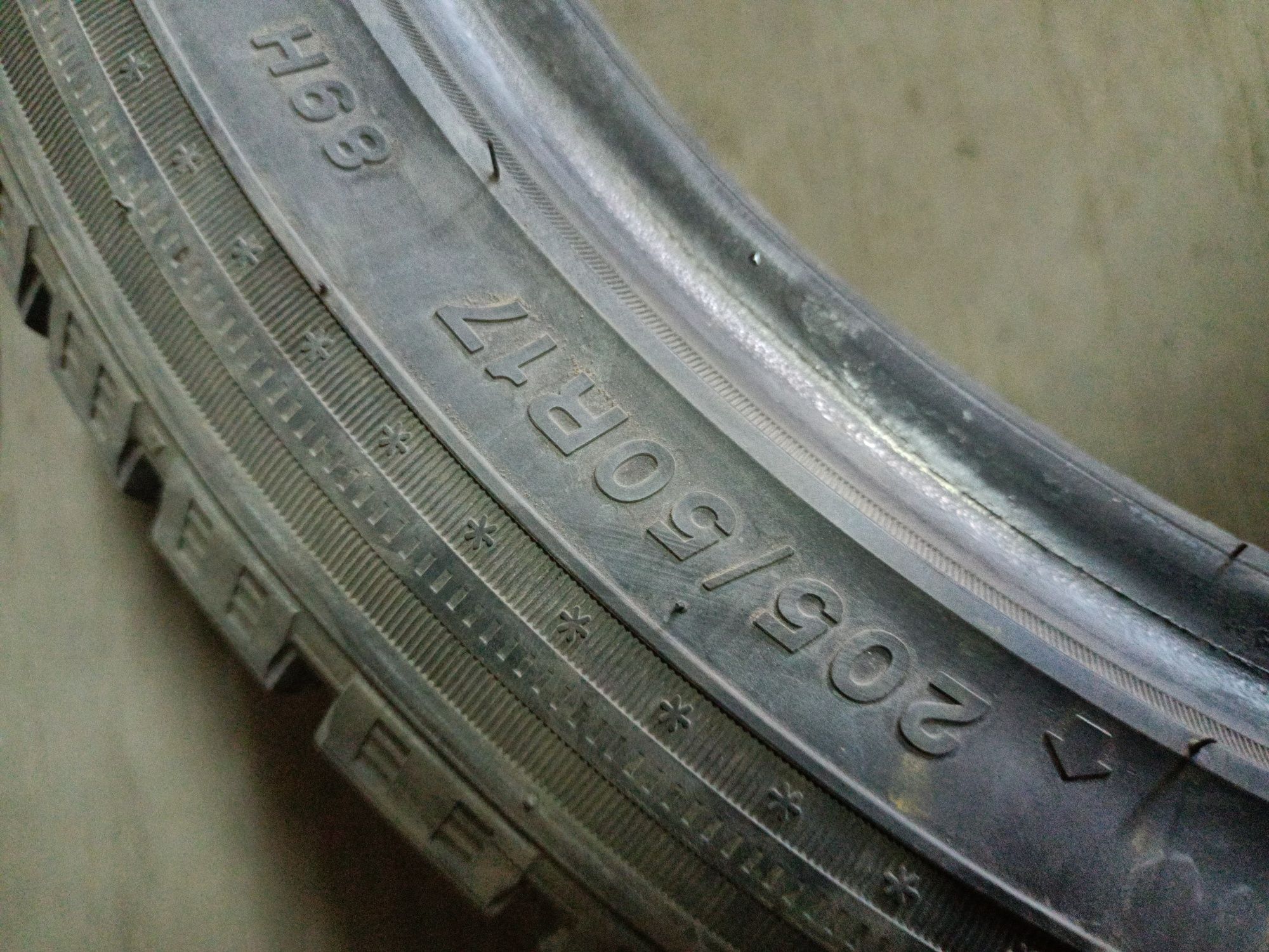 Пара резины 205/50/17