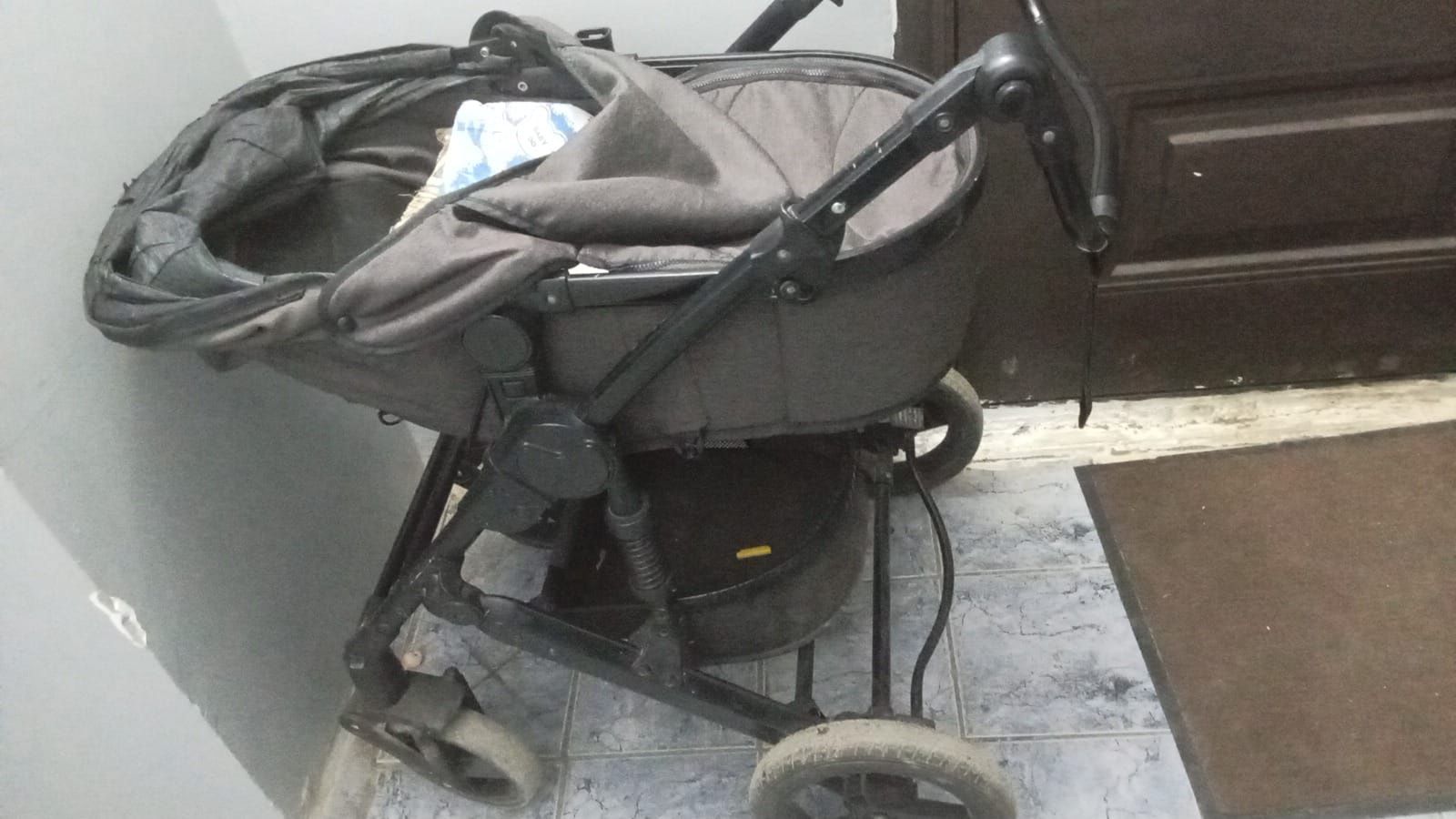 Продам коляску состояние отличное