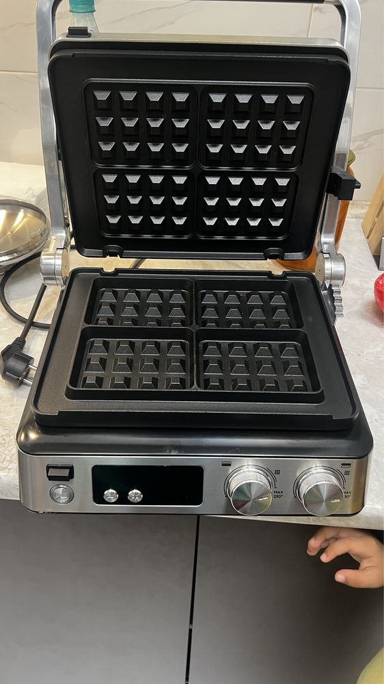Электрогриль Delonghi