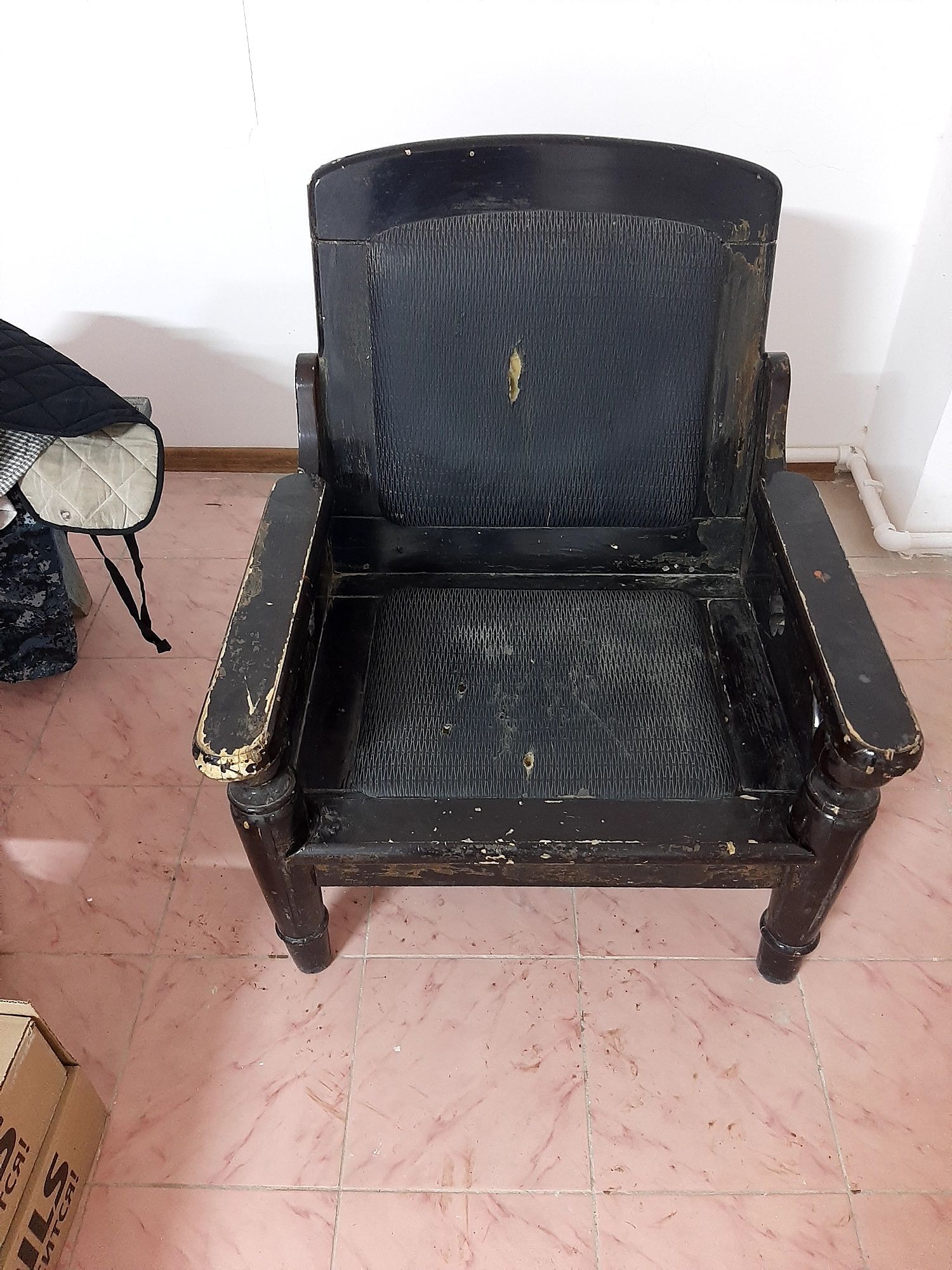 Продам кресло антиквариат на реставриатсю