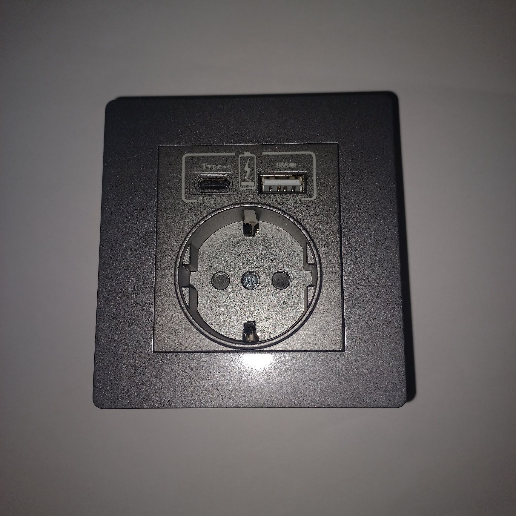 Продам USB-розетки новые( Германия).3 вида. .