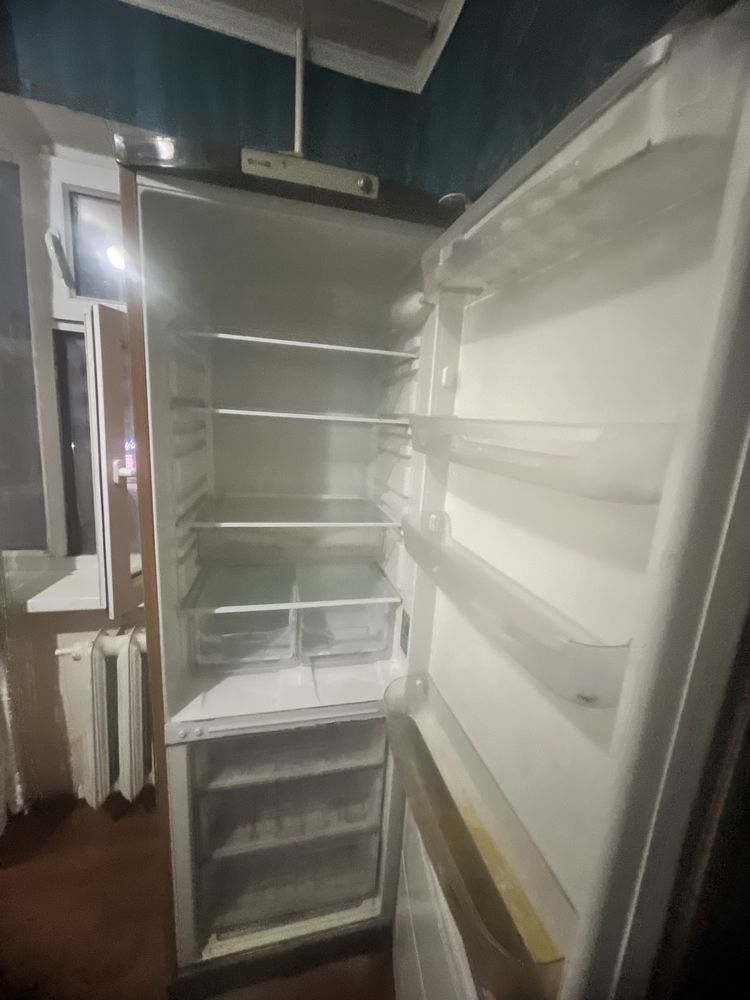 продам холодильник