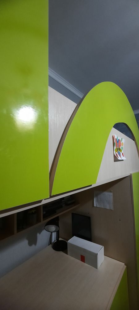 Детская мебель. 3/1 шкаф, кровать, школьный уголок