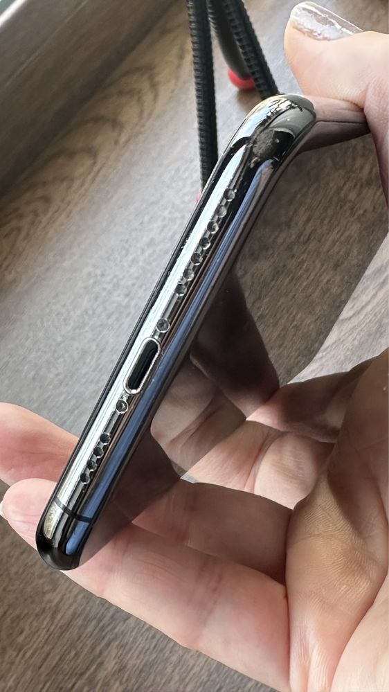 Продам IPhone XS Max 256Gb серый + чехол-аккумулятор белый