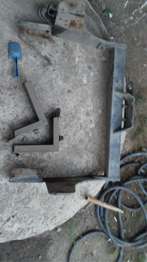 Продам фаркоп на газель в хорошем состояние.