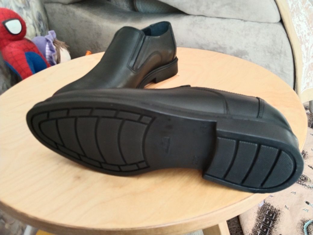 Продам туфли кожанные