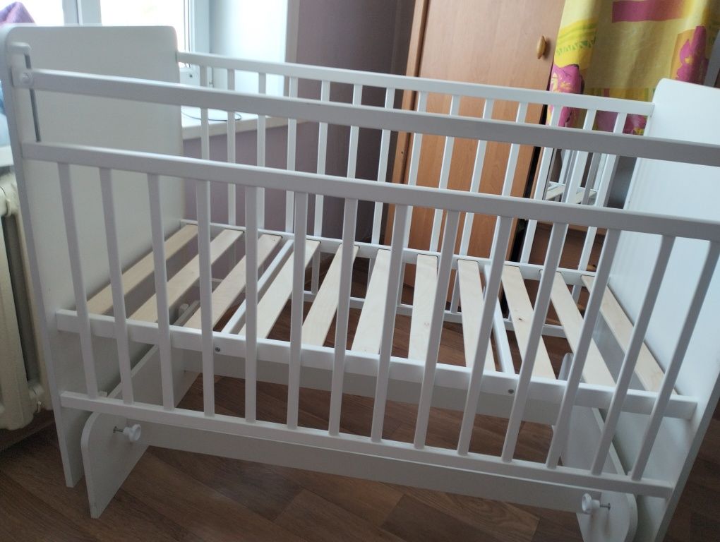 Продам детскую кроватку