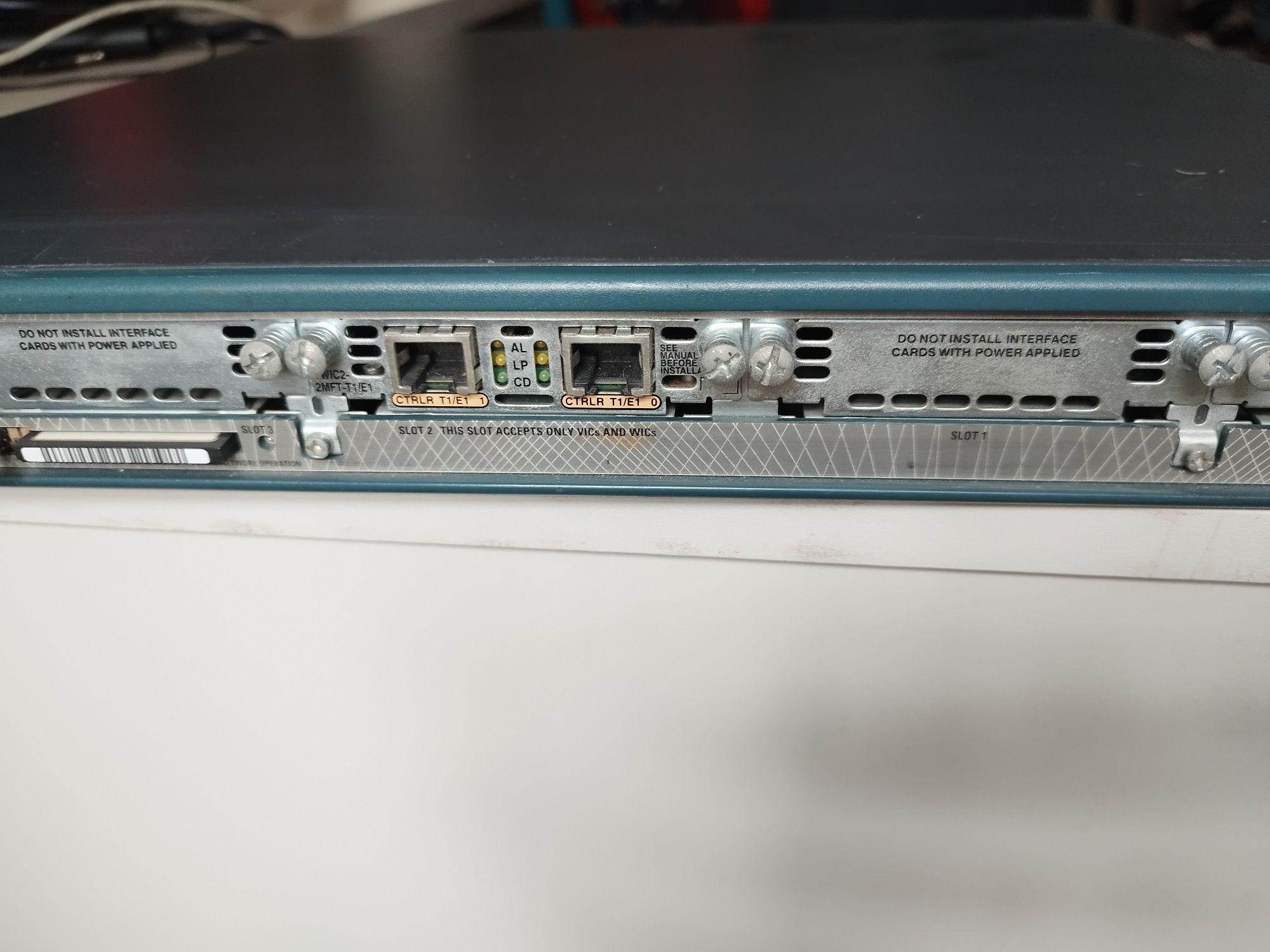 Продам маршрутизаторы CISCO