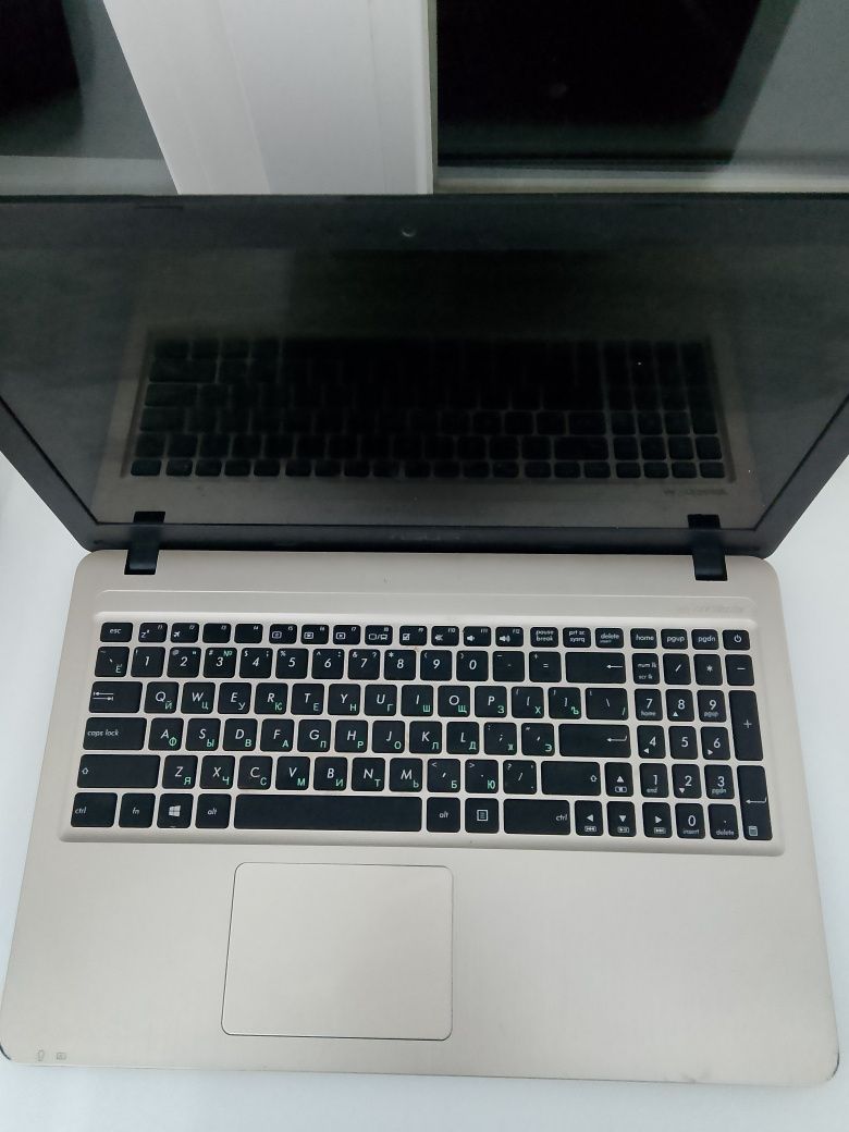 Продам ноутбук моделью Asus