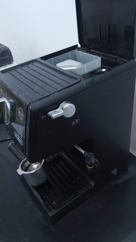 Кофемашинка Delonghi