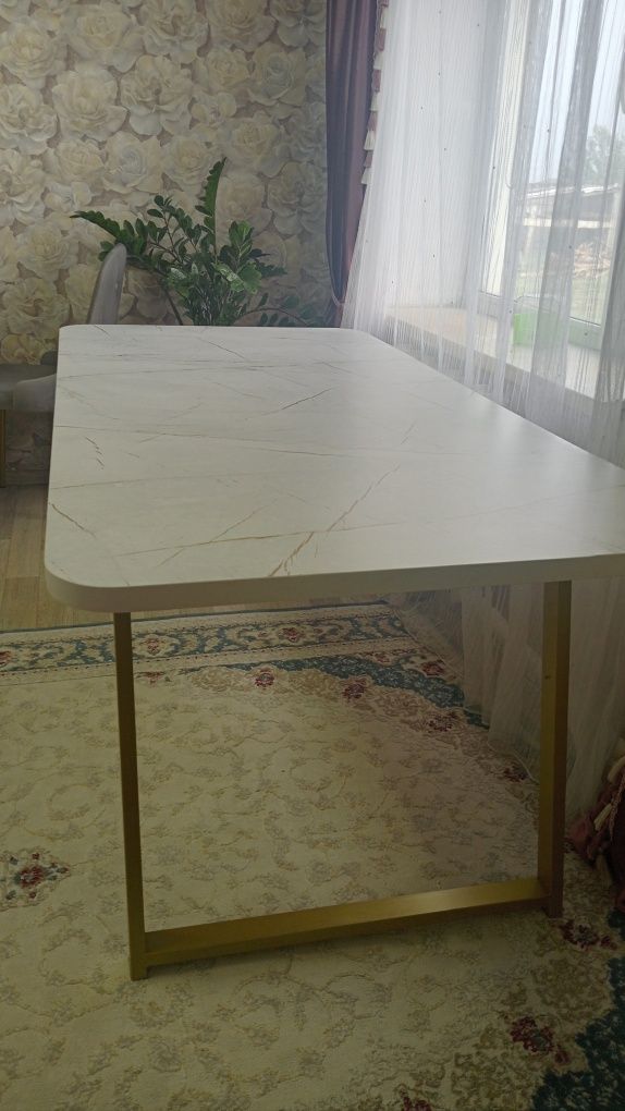 Продам стол 180*90 см