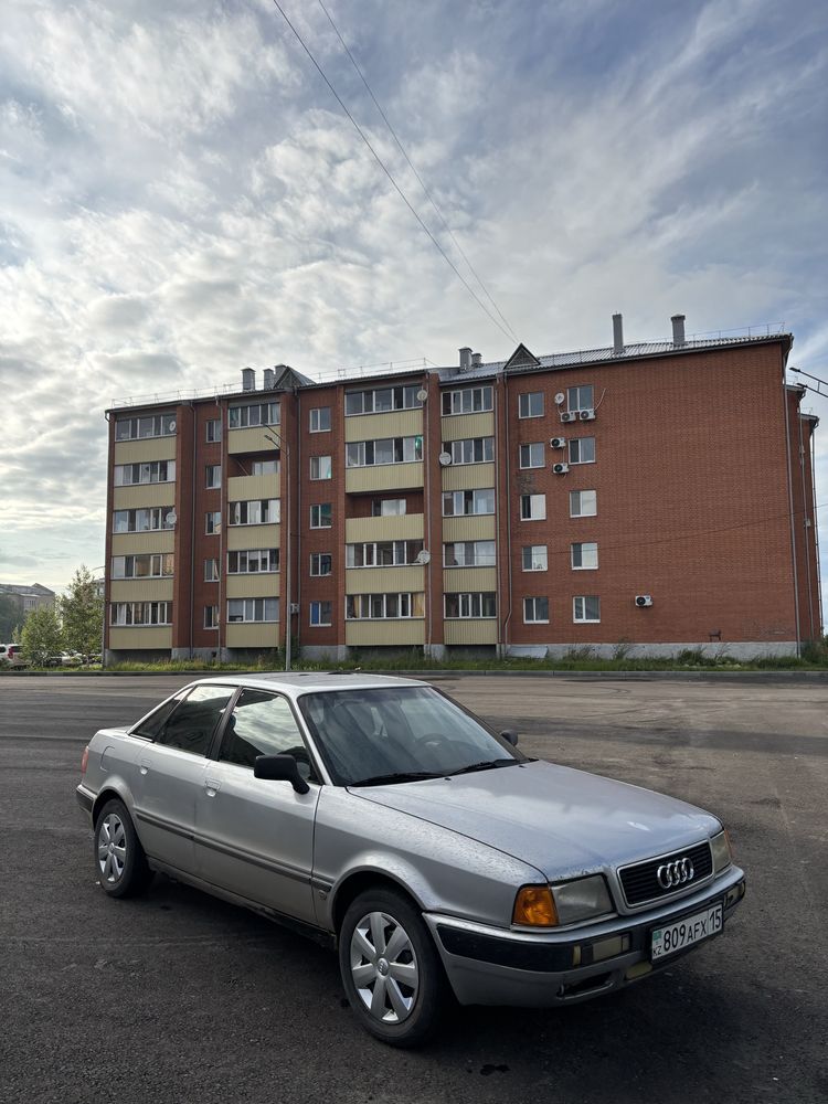 Продам машину ауди 80 б4