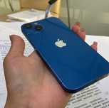 iPhone 13 в синем цвете