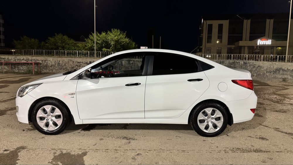 Hyundai Accent 2015 года. В хорошим состояний