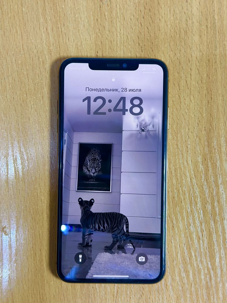 Айфон XS max  памит 64