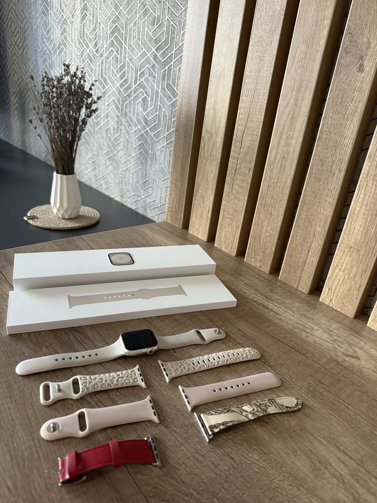 Продам apple watch 8 42 mm
