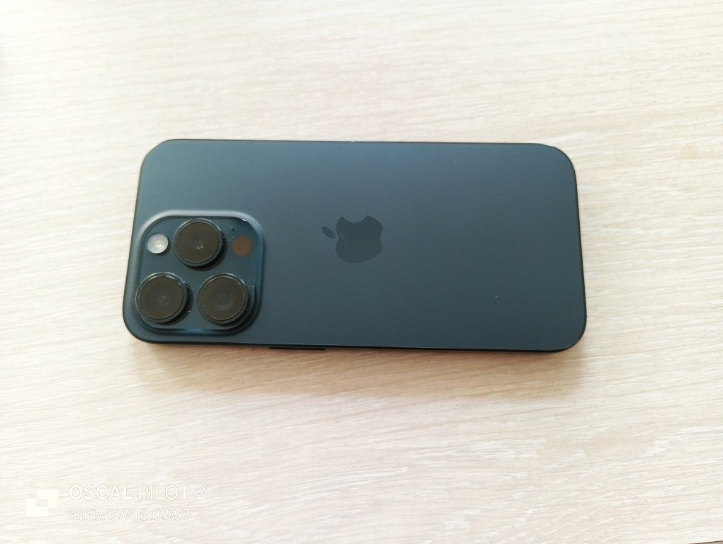 Продам сетапом Iphone 15 pro (256gb) apple watch ultra 49mm.