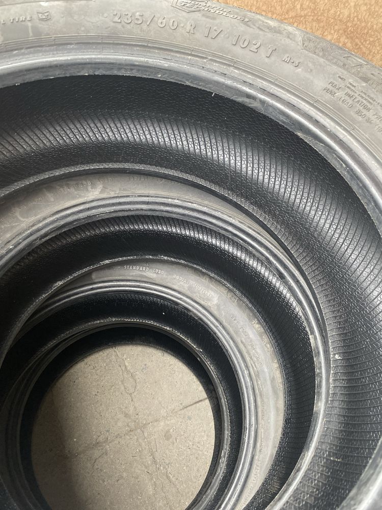 Продам резину 235/60/R17