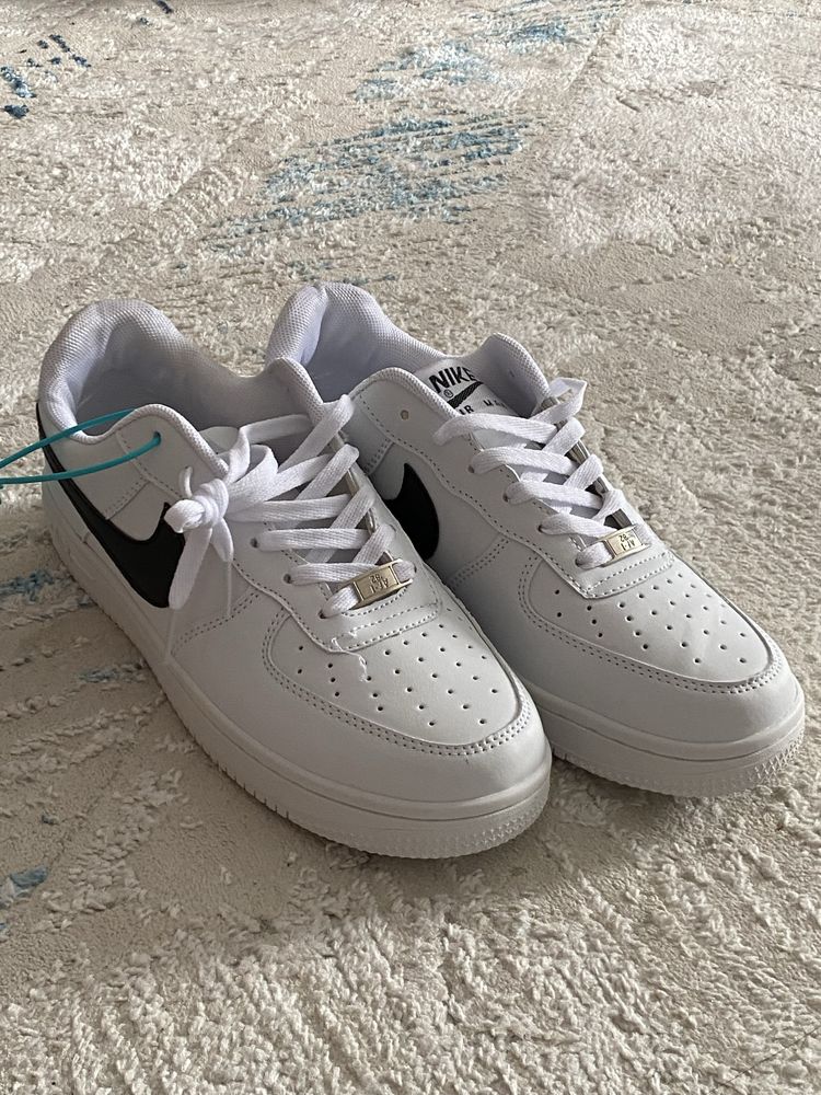 Кроссовки Nike 41 размера