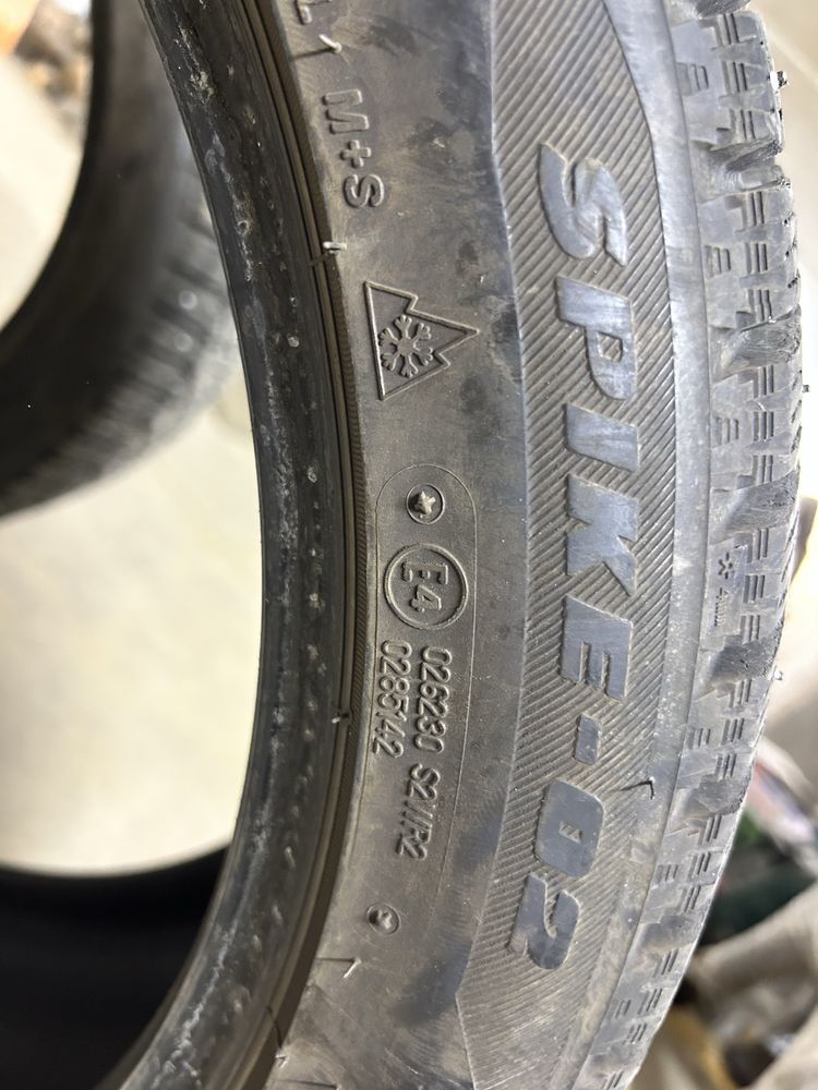 2 шины шипованные шины Bridgestone Blizzak Spike -02 размер 235/45R18