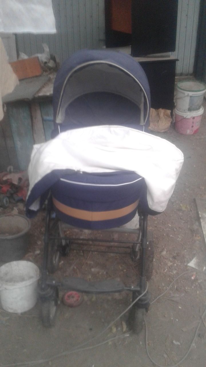 Продам детскую коляску .