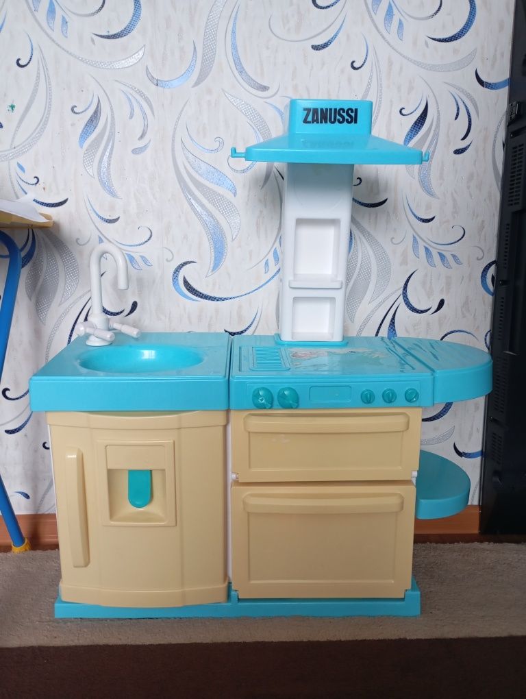 Продам      кухню