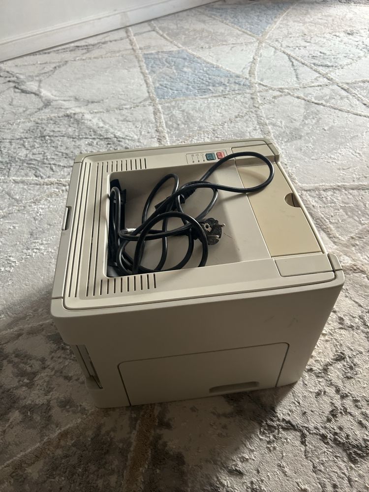 продам работающий принтер hp Laserjet 1160
