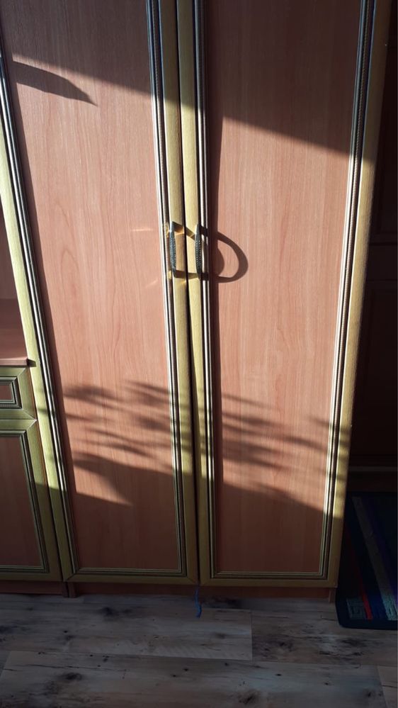 Продам прихожую , самовывоз