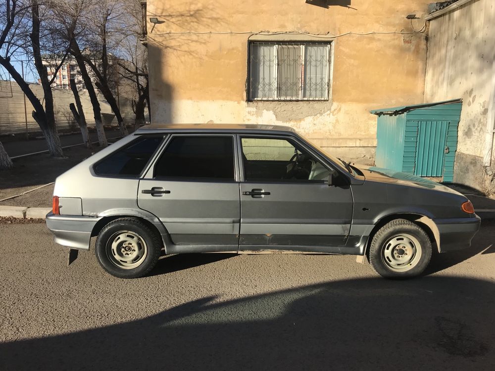 Автомобиль ваз 2114