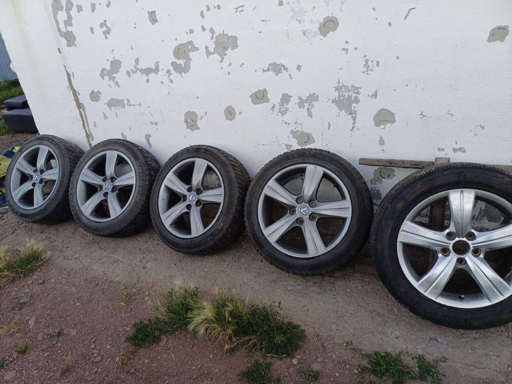 Продаю диски Lexsus . В комплект зимних  шин Kapsen 215/55 R17
