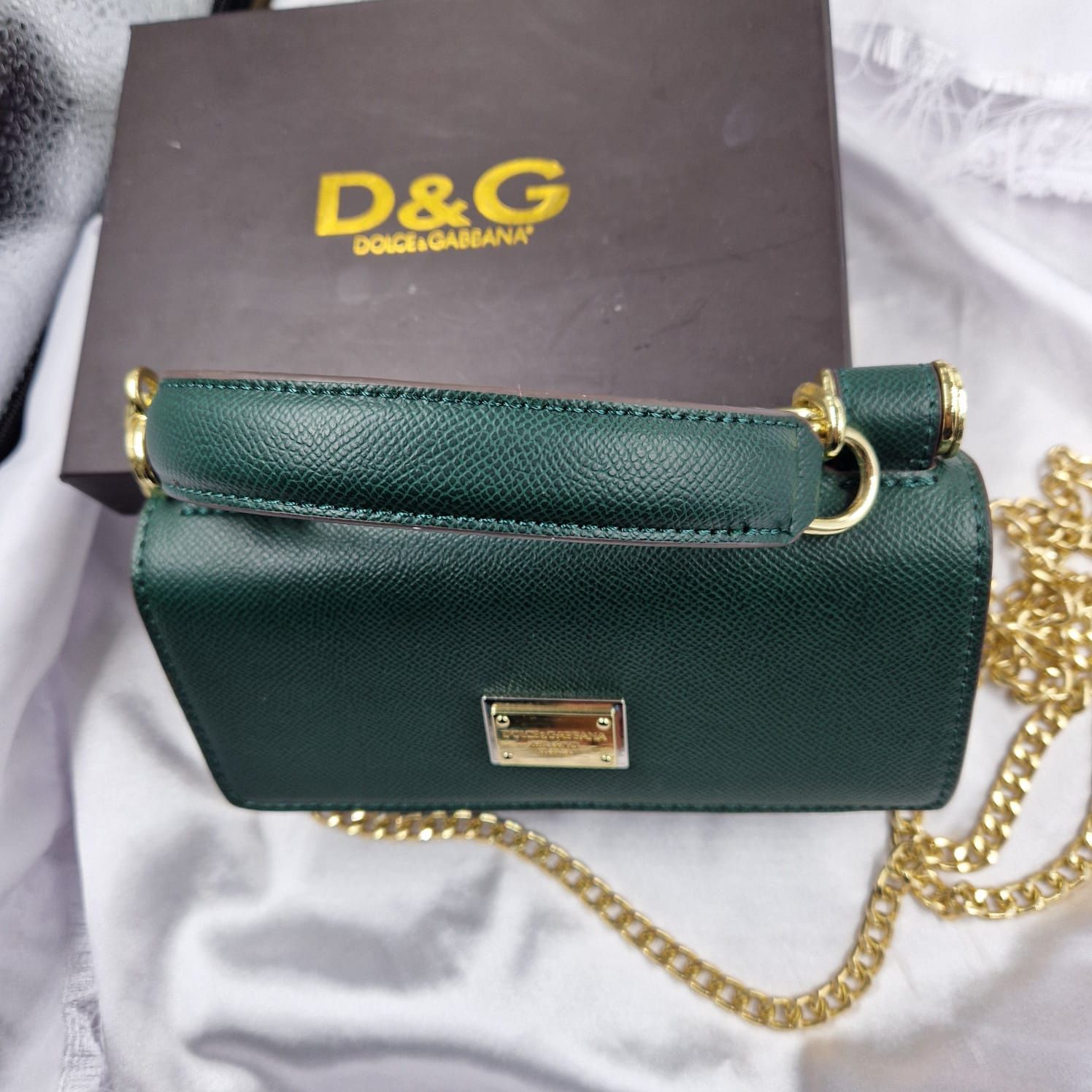 Сумка от DolGe Gabbana  натуральная кожа есть коробка