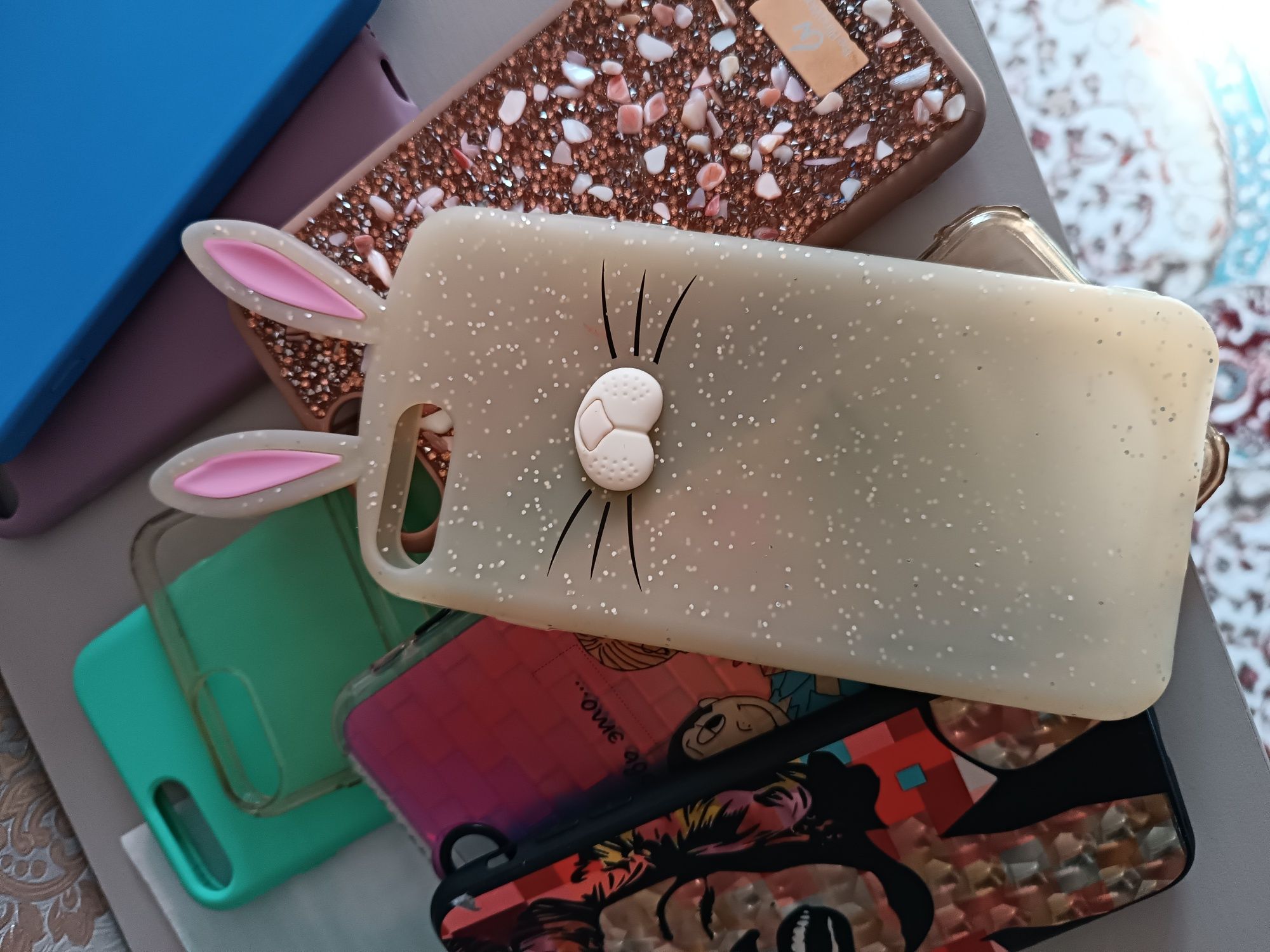 Чехлы на айфон 8+. Продам за 5000 все)