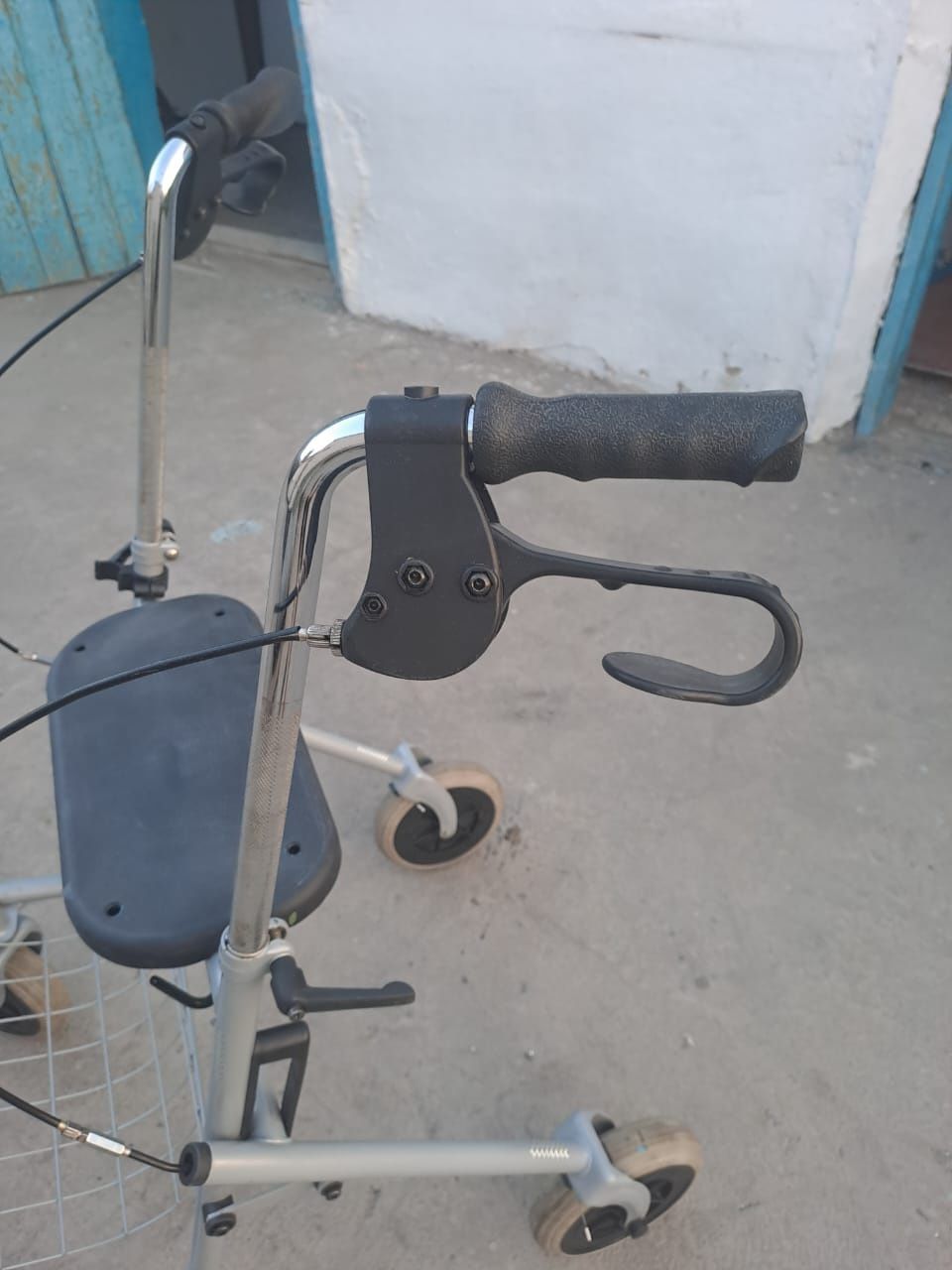 Ходунки для взрослых