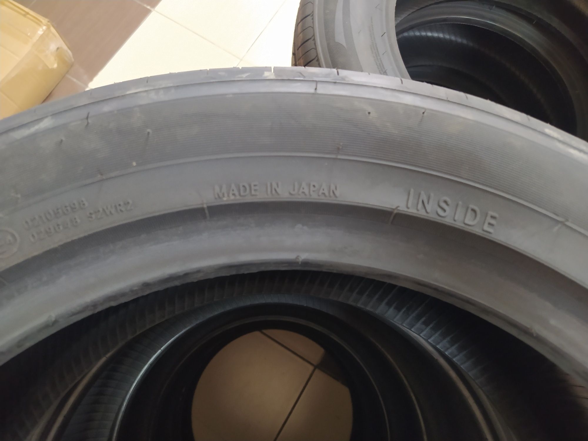 Nitto 215/55R17 NT830