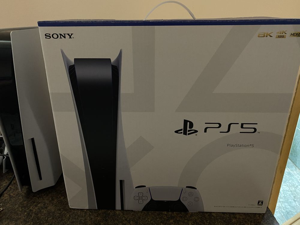 Продаю PlayStation 5 в отличном состоянии