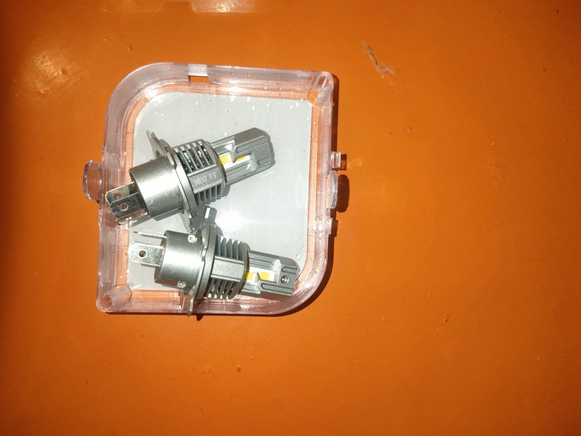 LED лампочка NEO T10