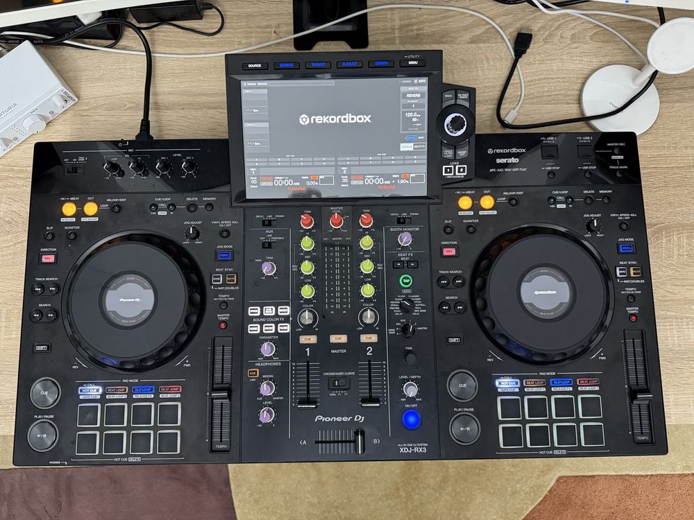 Продам DJ контроллер Pioneer XDJ RX-3